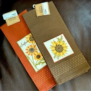 NEW - set of 2 sunflower kitchen towels - new with tags!